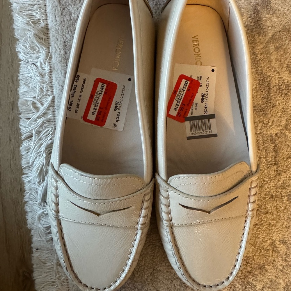 NWT Veronica Beard Loafer